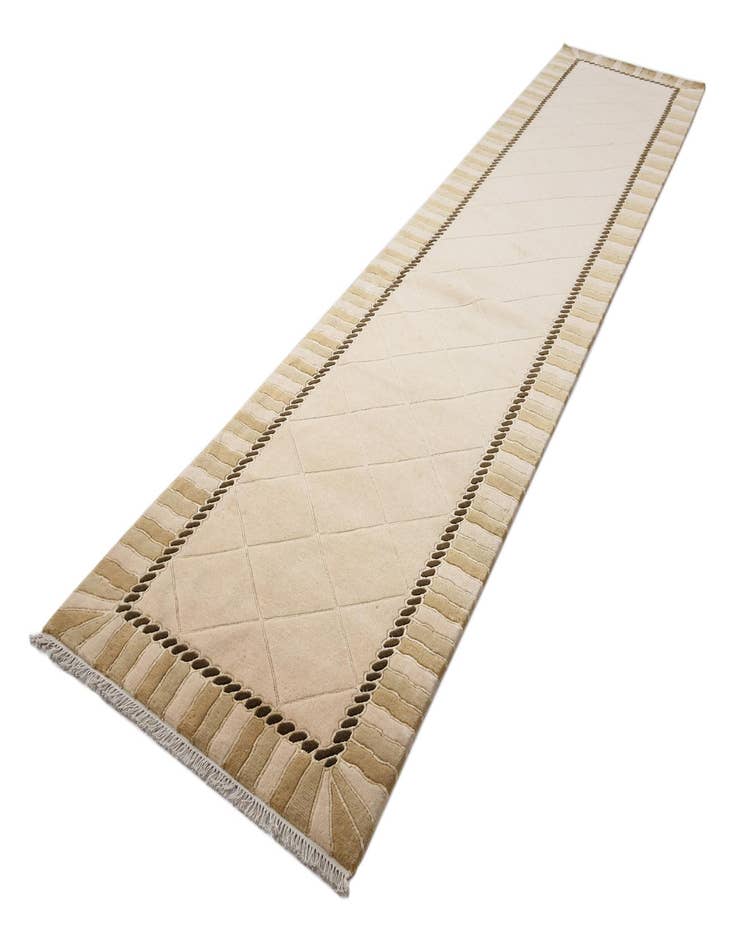 Detail image of  3' 5 x 16' 1 Darya Runner Rug