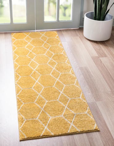  2' x 6' Lattice Frieze Runner Rug