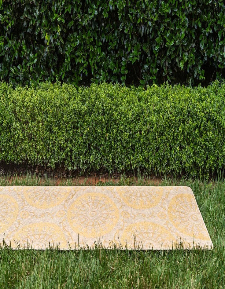 Detail image of  2' 2 x 6'  Washable Botanical Indoor / Outdoor Runner Rug