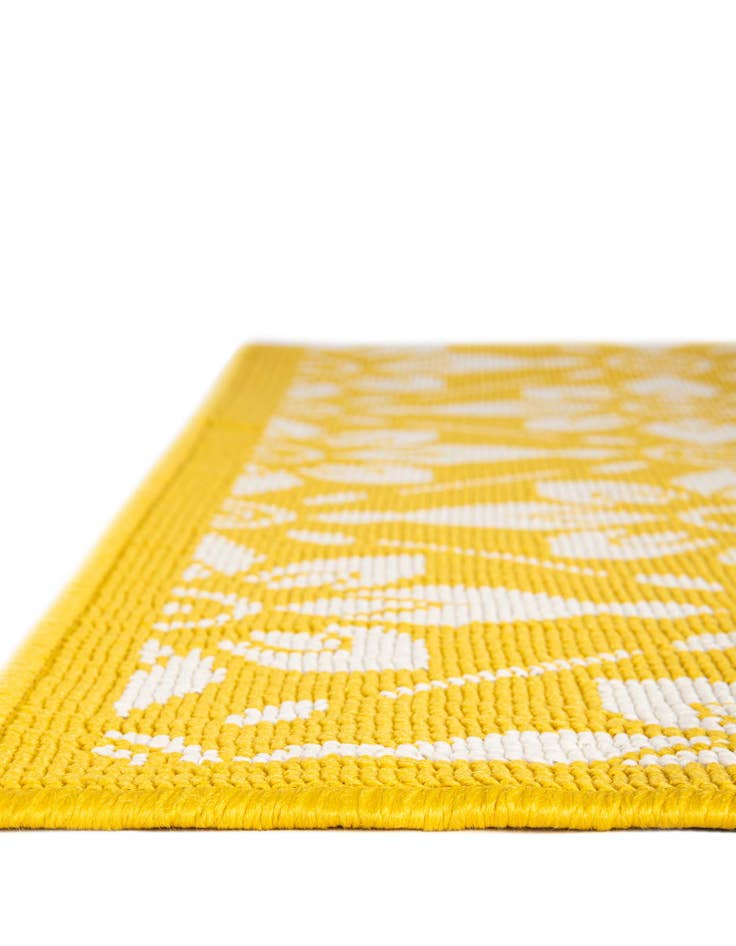 Detail image of  2' 7 x 10'  Washable Lattice Indoor / Outdoor Runner Rug