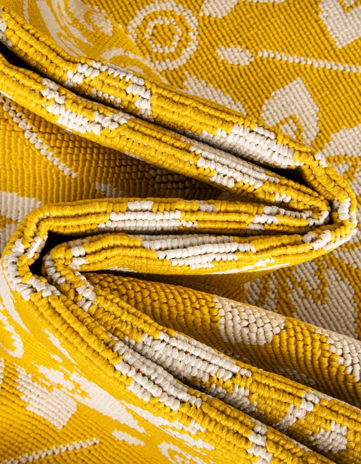 Detail image of  2' 7 x 10'  Washable Lattice Indoor / Outdoor Runner Rug