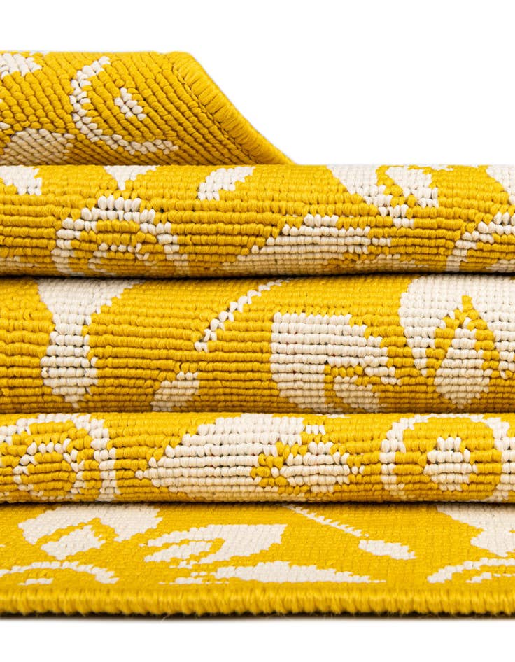 Detail image of  2' 7 x 10'  Washable Lattice Indoor / Outdoor Runner Rug