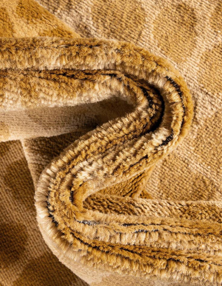 Detail image of  2' 7 x 10' Savannah Runner Rug