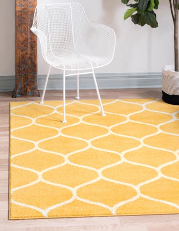 6' x 6' Lattice Frieze Square Rug