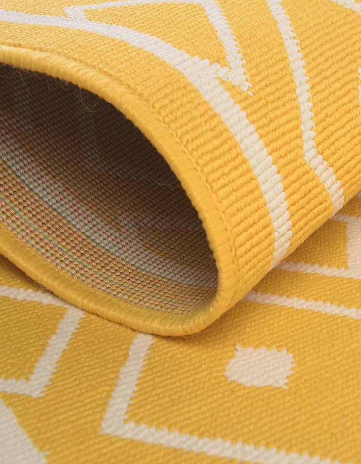 Detail image of  7' 10 x 7' 10  Washable Lattice Indoor / Outdoor Square Rug