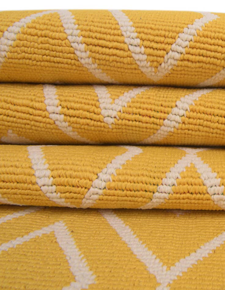 Detail image of  7' 10 x 7' 10  Washable Lattice Indoor / Outdoor Square Rug