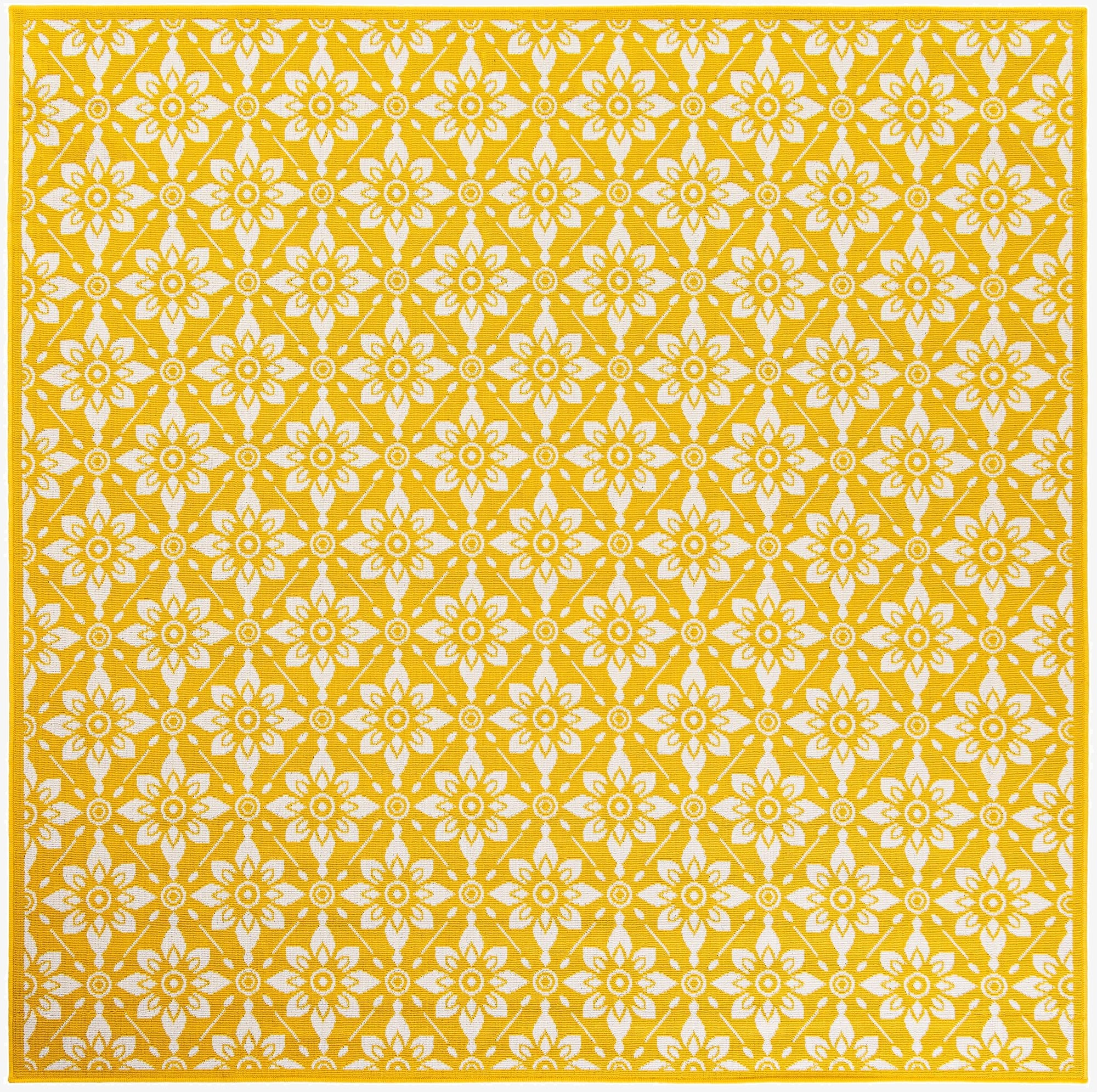  7' 10 x 7' 10  Washable Lattice Indoor / Outdoor Square Rug